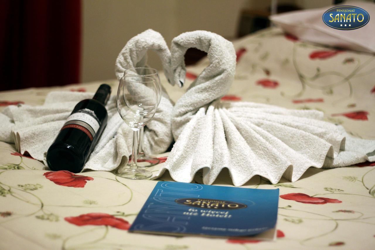 Pensjonat Sanato Hotell Busko-Zdrój Exteriör bild