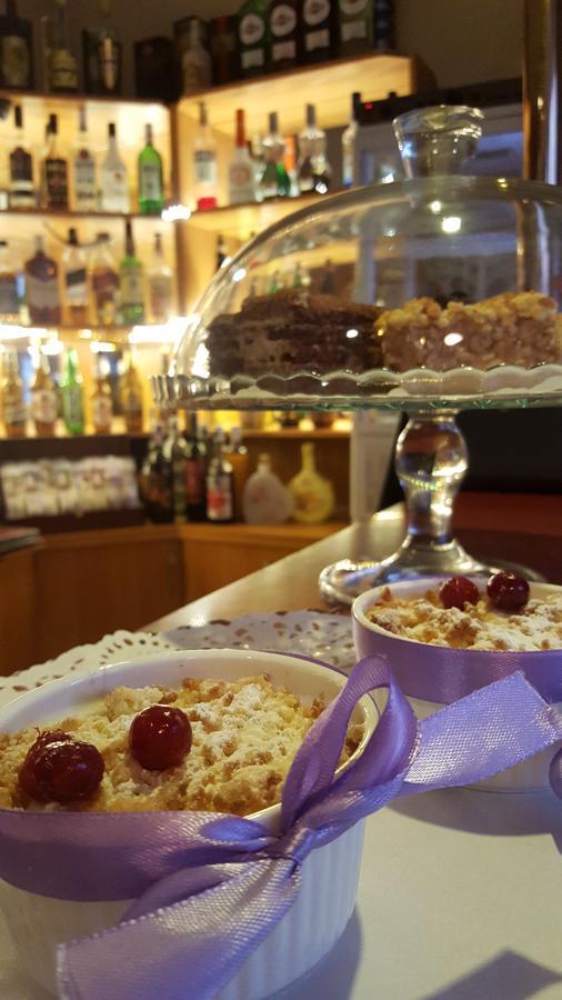 Pensjonat Sanato Hotell Busko-Zdrój Exteriör bild